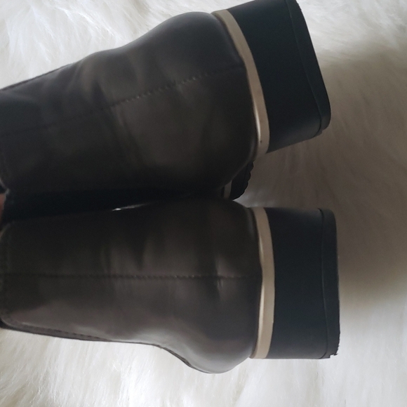 Metaphor Shoes - Picture 4 of 7